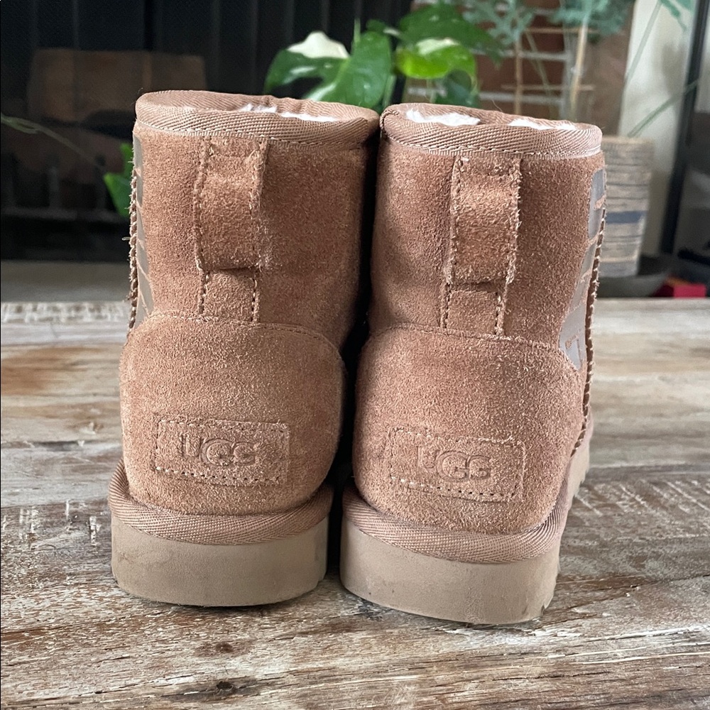 UGG classic Mini rubber logo - Picture 6 of 7